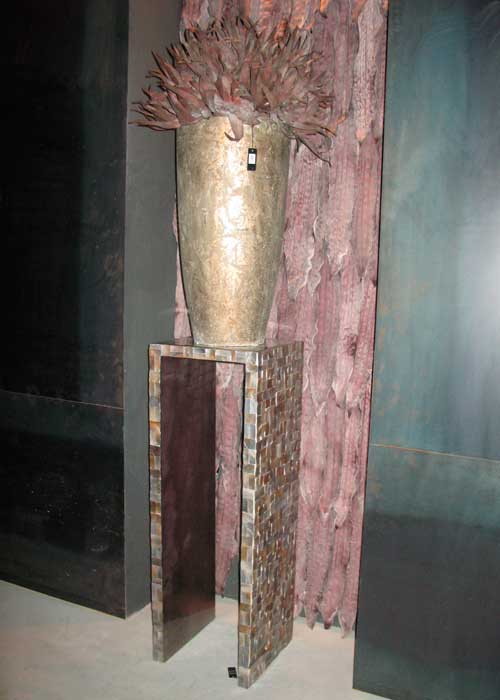 Vaze in podstavki - dekor